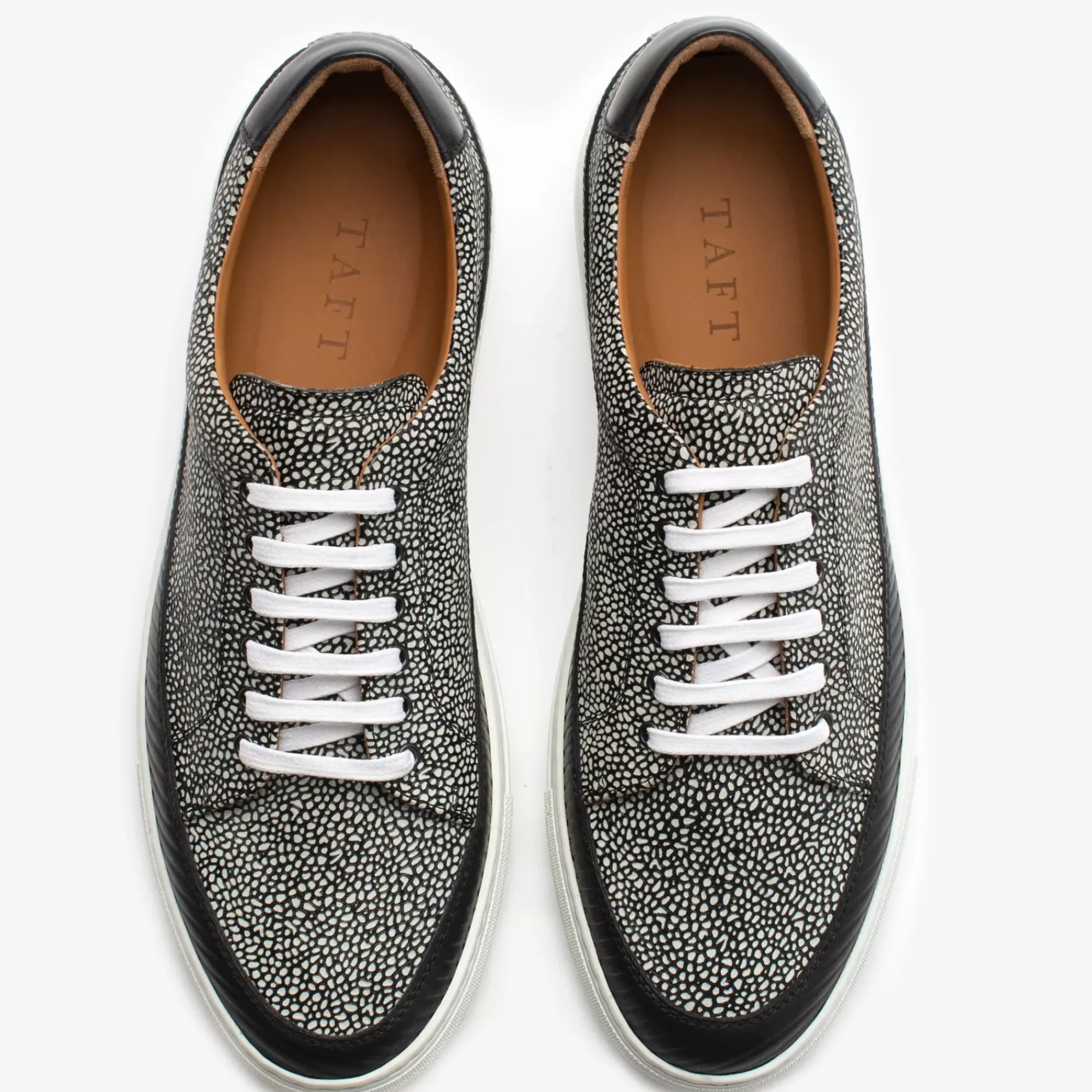 Discount TAFT The Fifth Ave Sneaker In Stone Pebbled Leather |